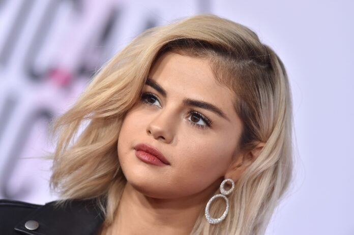 Selena Gomez Furious Fans Signs Petition To Cancel 'Saved By The Bell' Show For Mocking Her Kidney Transplant - SurgeZirc France