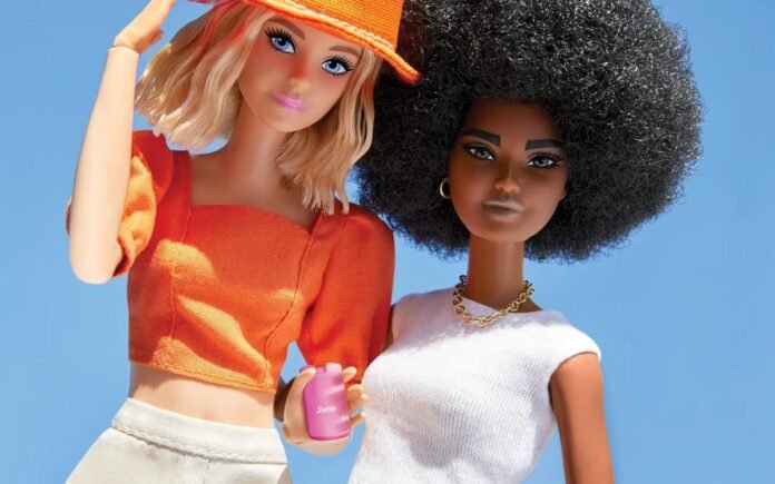 Barbie’s Hot Pink Flip Phone Is Hitting The Real World This Summer - SurgeZirc FR